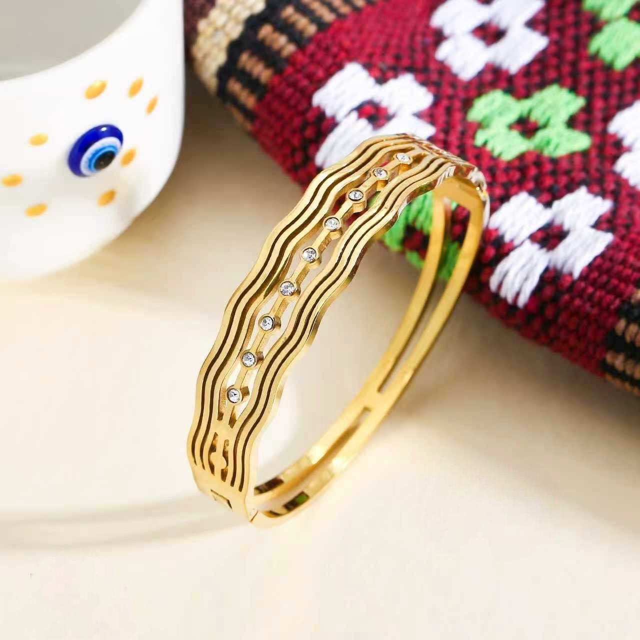 Premium Quality Stainless Steel Top Trending Handcuff