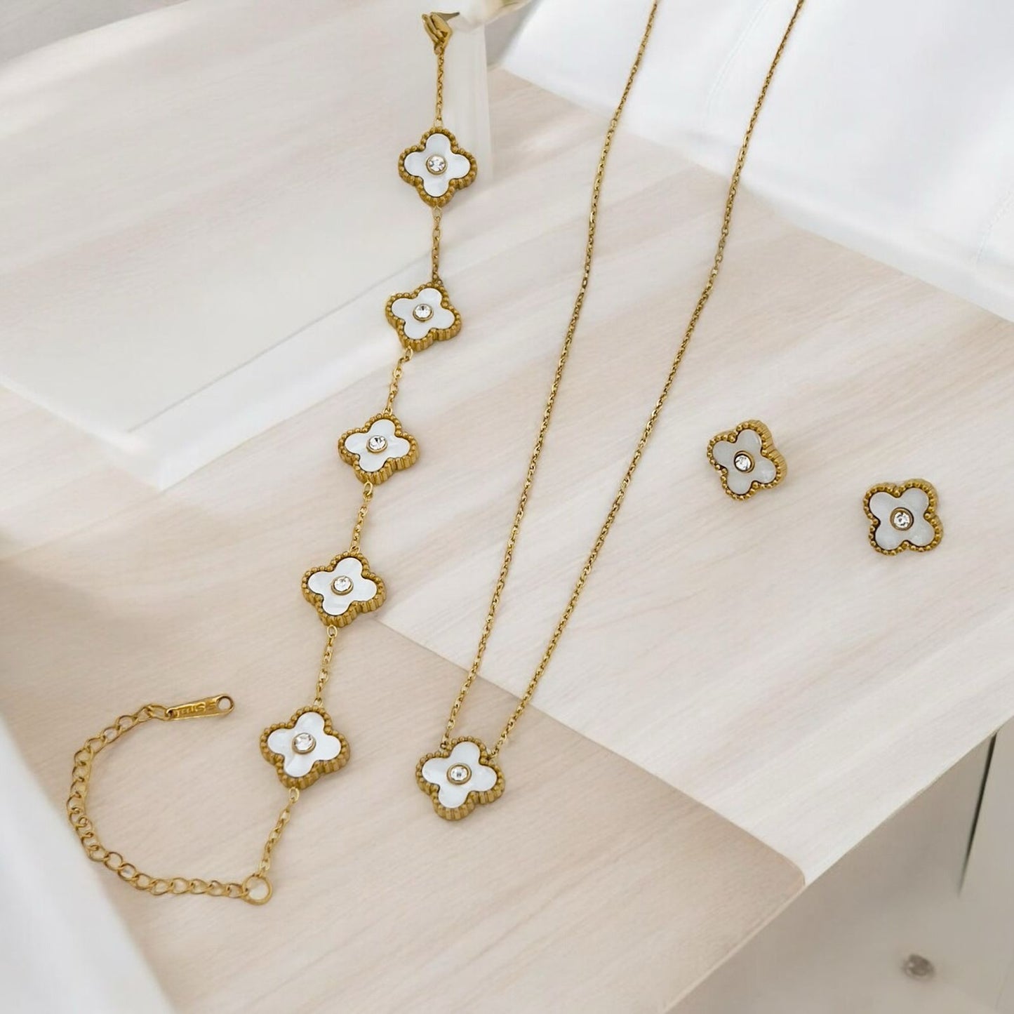 Stainless Steel Stone White Clover Complete Set