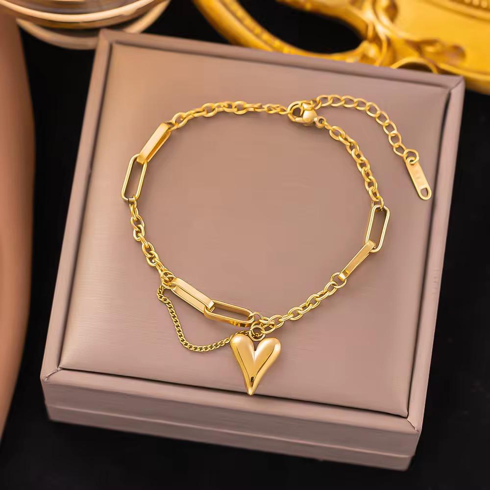 Stainless Steel Heart Designed Brecelet