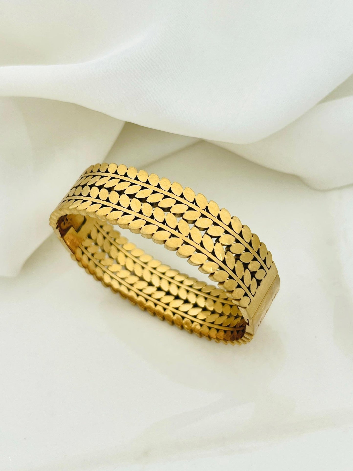 Premium Quality Stainless Steel Top Trending Handcuff