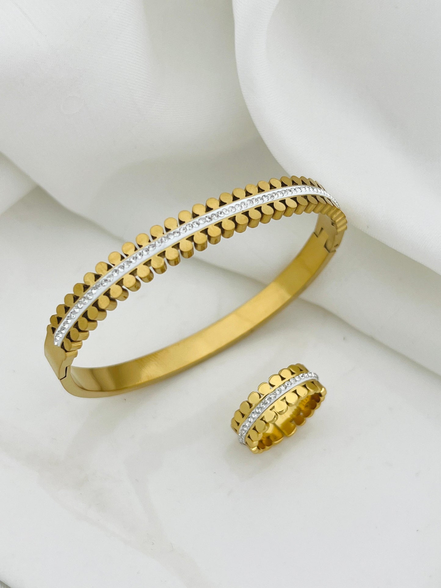 Stainless Steel Top Trending Handcuff With Ring