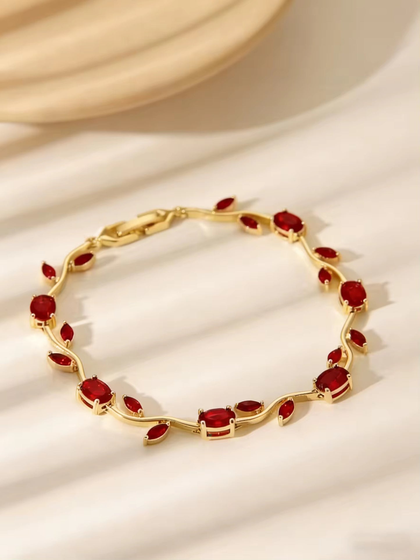 Premium Quality Gold Plated Luxury Tulip Brecelet