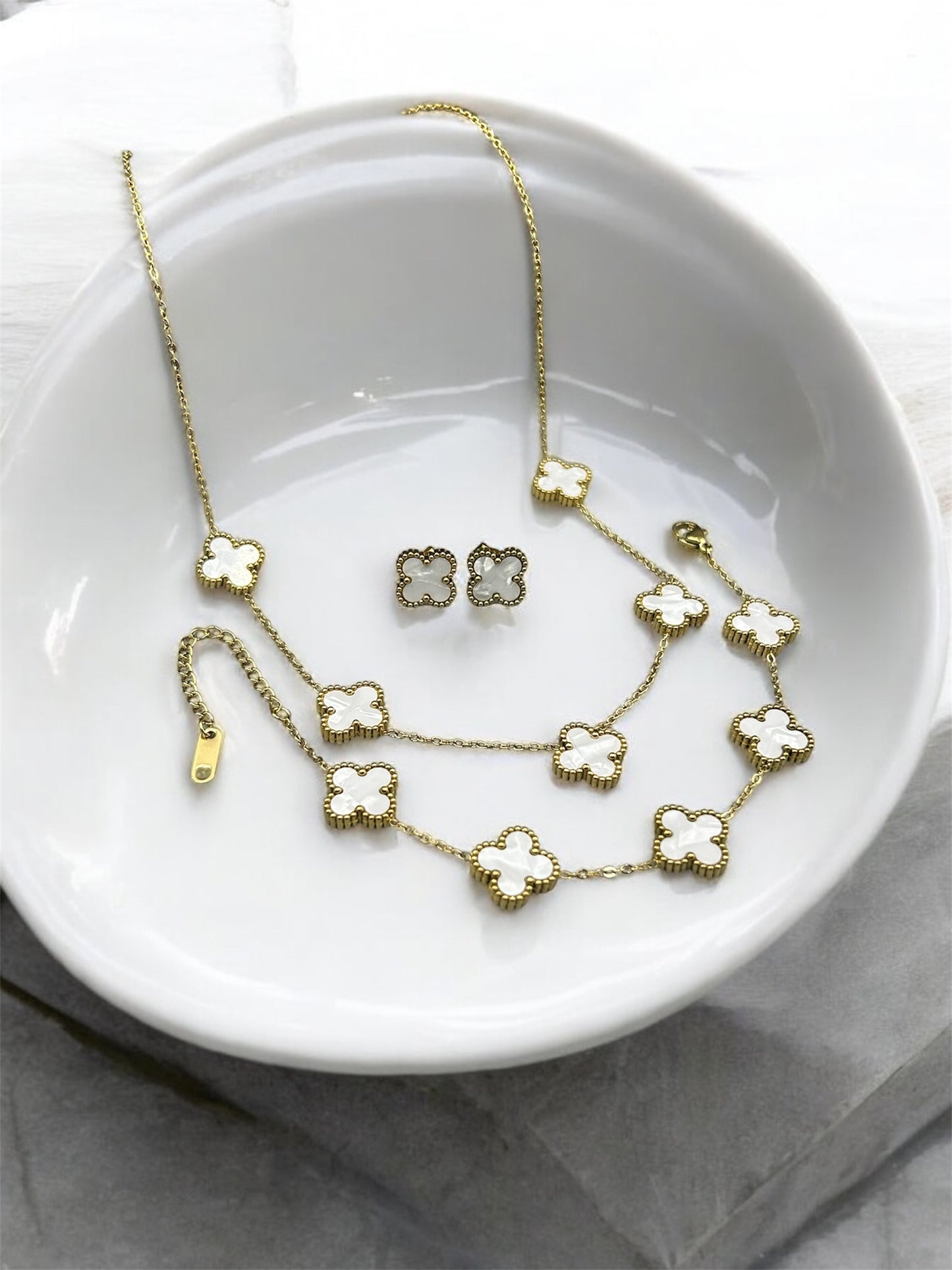 Stainless Steel White Clover Complete Set