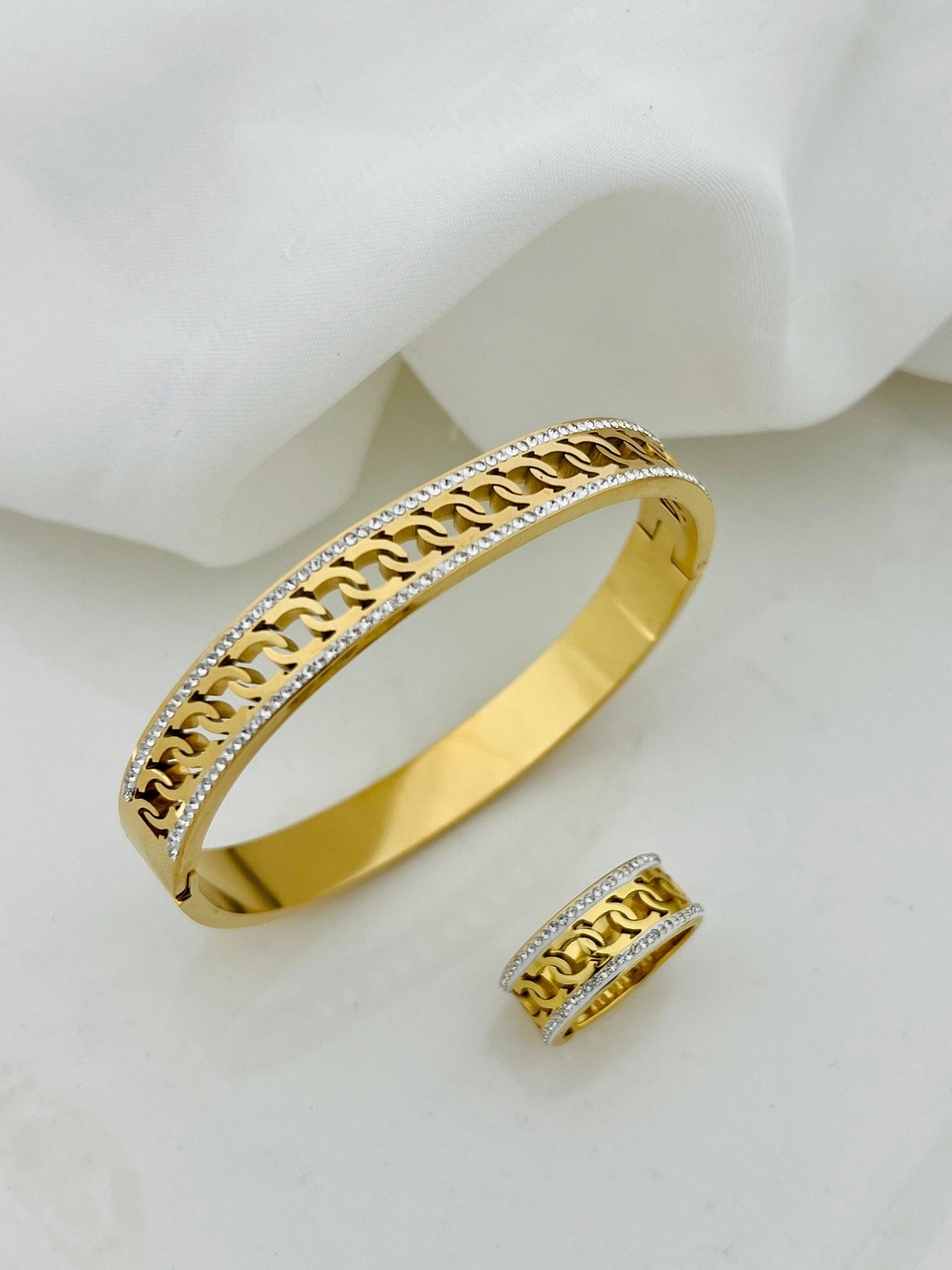 Stainless Steel Top Trending Handcuff With Ring