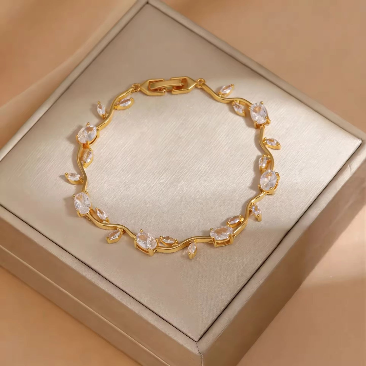 Premium Quality Gold Plated Luxury Tulip Brecelet