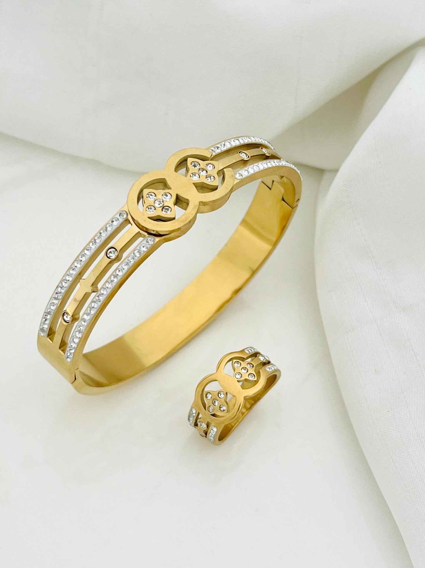 Stainless Steel Top Trending Handcuff With Ring